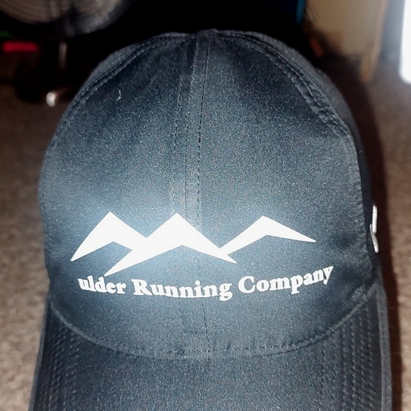 Nike Featherlight Dri-Fit Under Running Company Adjustable Black-White Hat OS - Picture 2 of 11